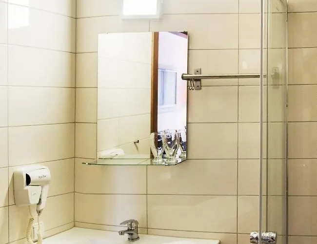 Goscinne Wip מלון דירות צ'שין